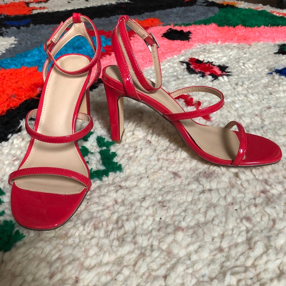 ❌SOLD❌NEW* UO Triple Strap Red Patent Heels (Sz 6)